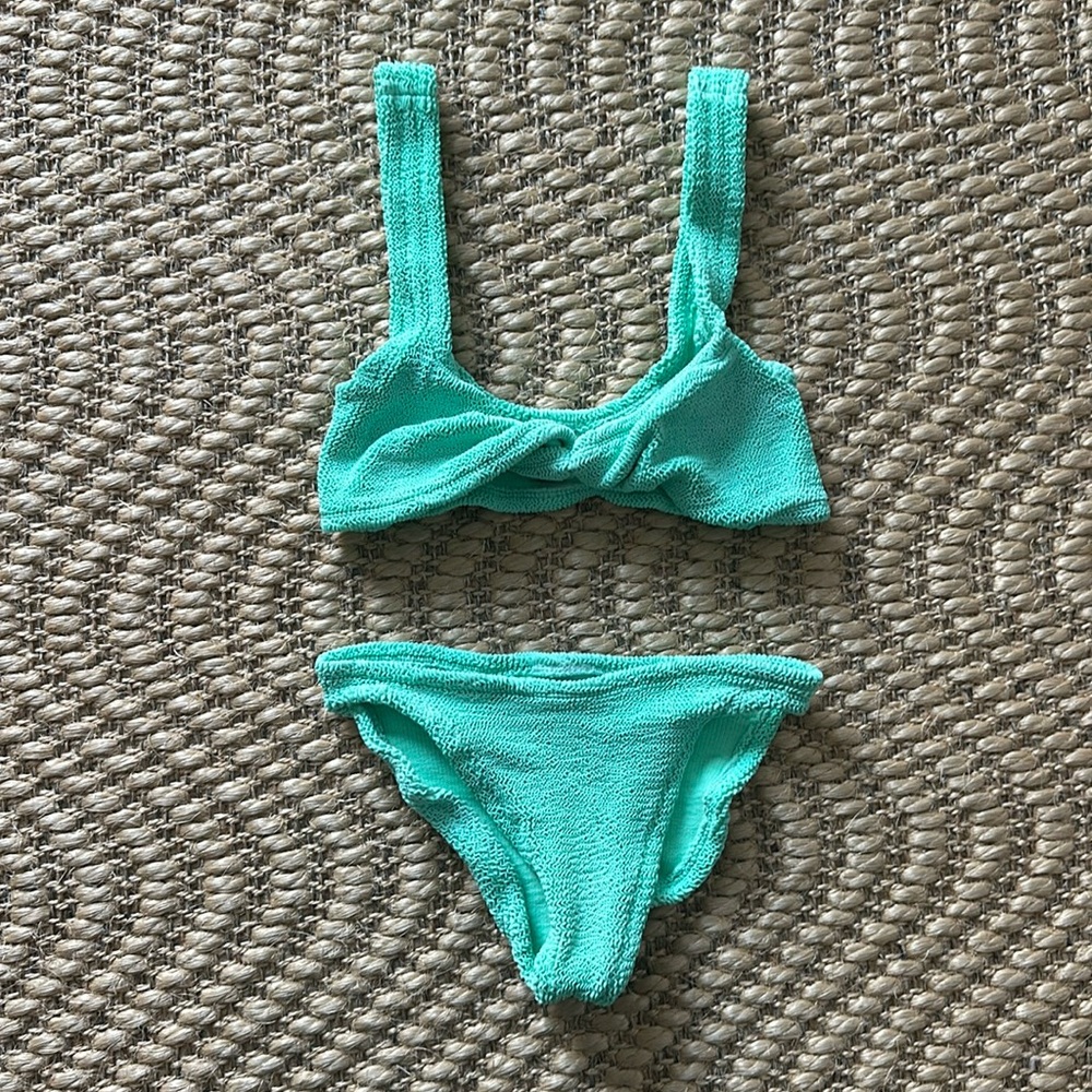 Hunza G Juno twisted top light green bikini
